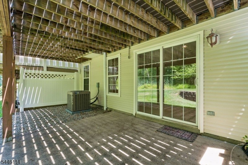 Absolutely beautiful 3-bedroom, 2.5-bath end-unit townhouse - photo 44