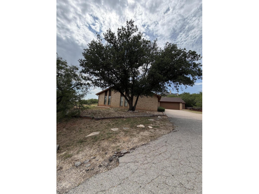 Welcome to Lake Nasworthy. This lake front property has a 3/2 - photo 7