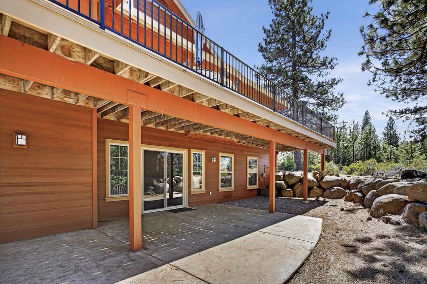 Architectural Craftsman home in Bailey Creek! The main level - photo 48