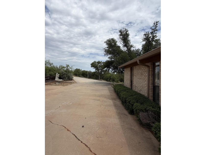 Welcome to Lake Nasworthy. This lake front property has a 3/2 - photo 10
