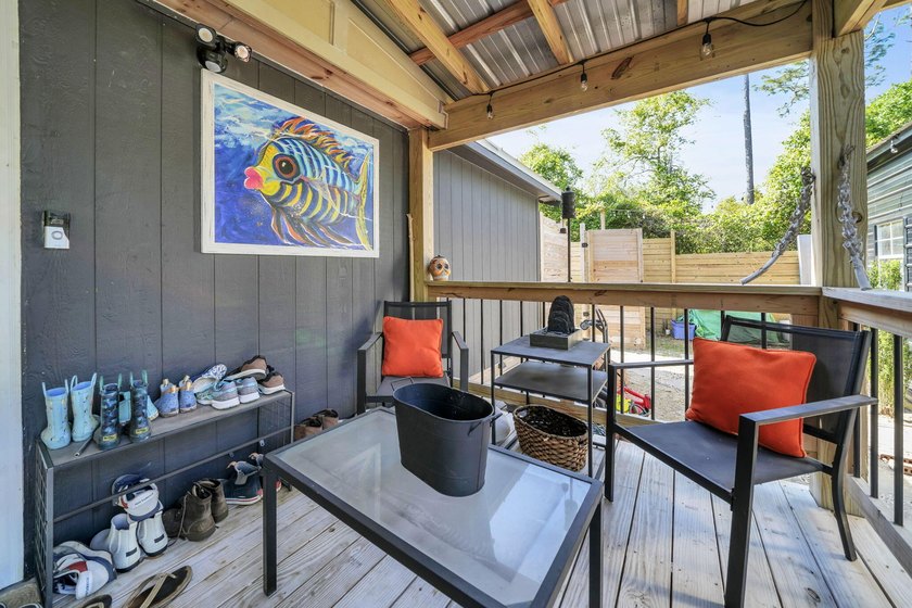 Move-in ready home in growing Freeport, close to the Black Creek - photo 6