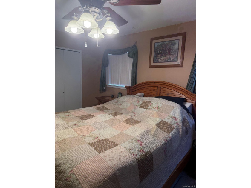 Opportunity awaits in the highly desirable Shoreham-Wading River - photo 5