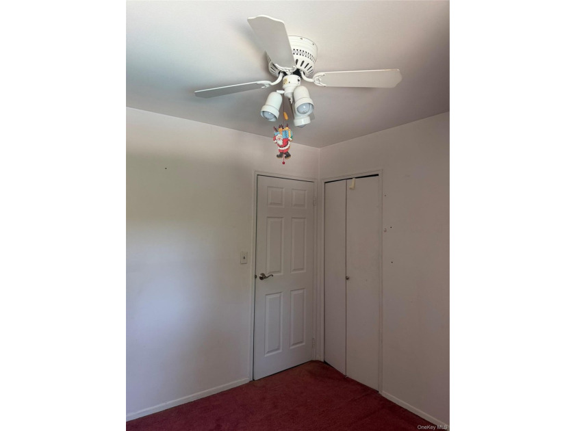 Opportunity awaits in the highly desirable Shoreham-Wading River - photo 6