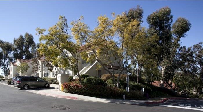 Welcome to this updated two-bedroom, two-bath condominium - photo 11