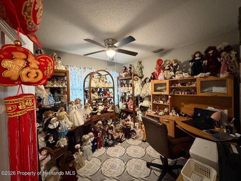Welcome to this spacious 3-bedroom, 2-bath home featuring a - photo 20