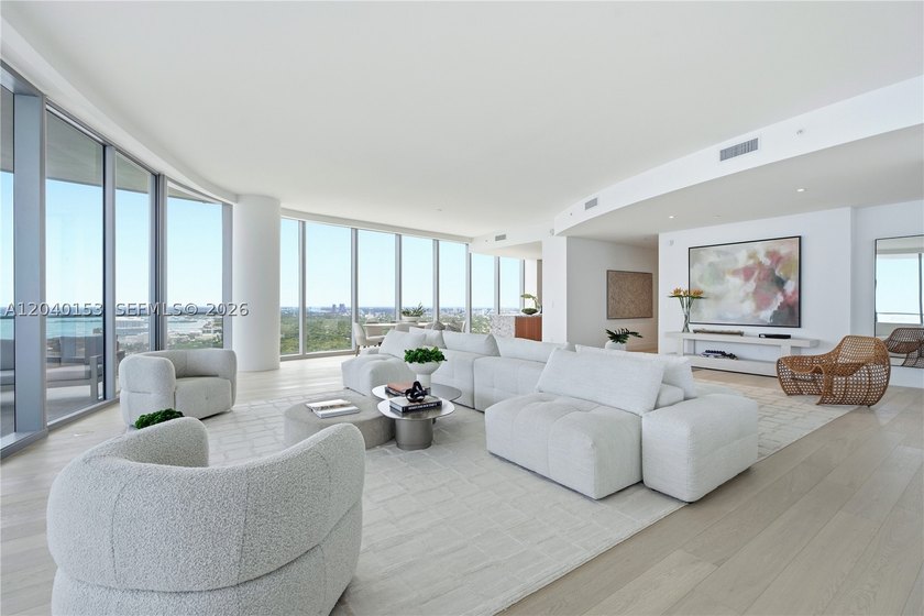 Occupying half of the 34th floor at UNA Residences, this - photo 21
