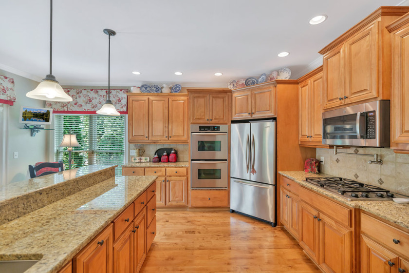 Stunning, Deep water, Location, 5 bdrm, 5 bath  SOLD - photo 18