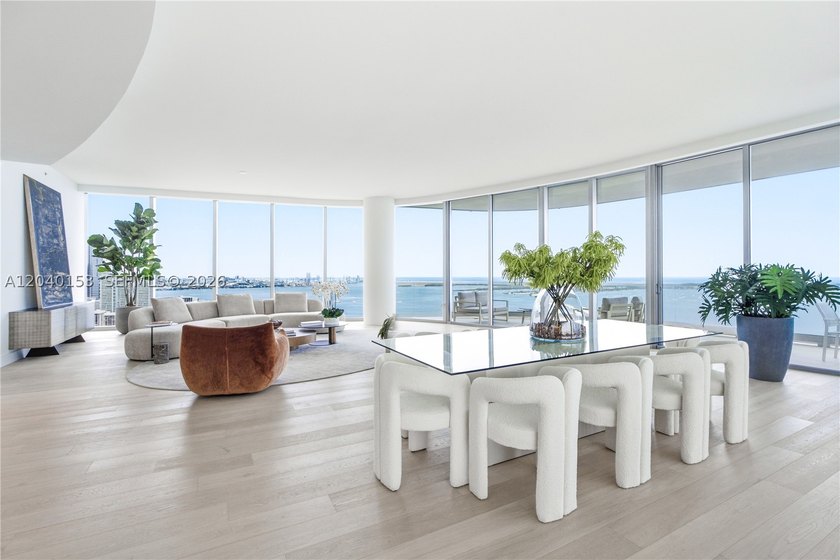 Occupying half of the 34th floor at UNA Residences, this - photo 28