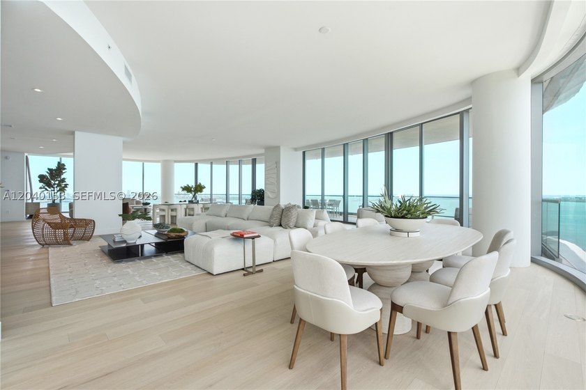 Occupying half of the 34th floor at UNA Residences, this - photo 32