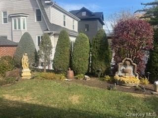 Welcome to this charming home in Staten Island, just five - photo 25
