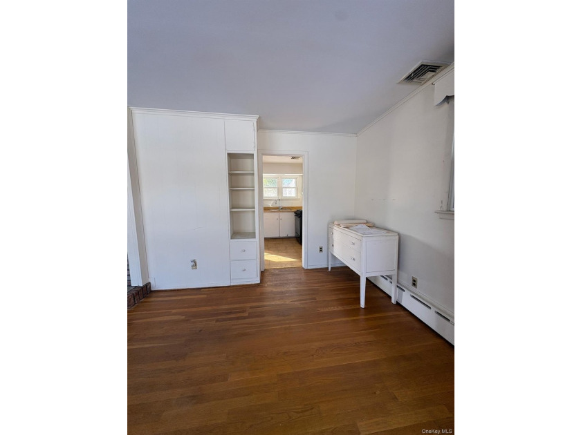 Charming ranch-style home featuring 3 bedrooms, 2 bathrooms, and - photo 4