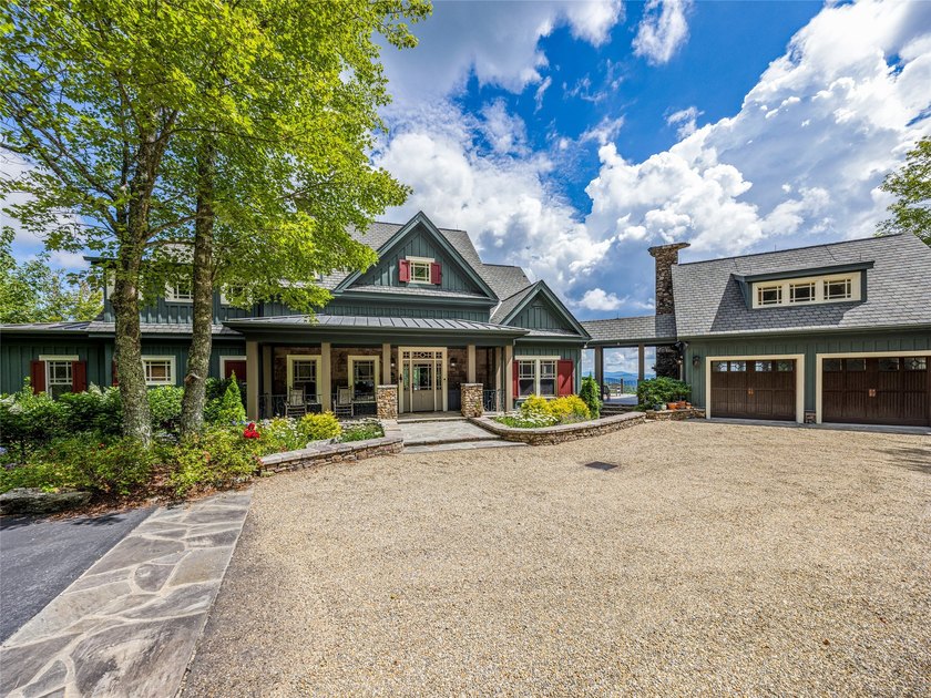 Best Mountain Views in Lake Toxaway! Experience refined mountain - photo 2