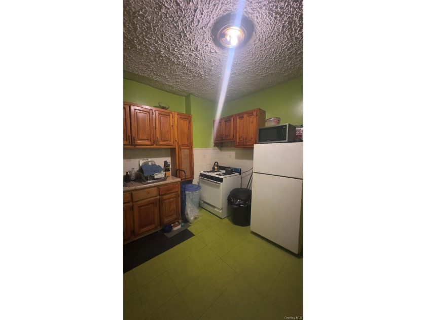 Solid brick two-family in East New York. A great opportunity to - photo 3