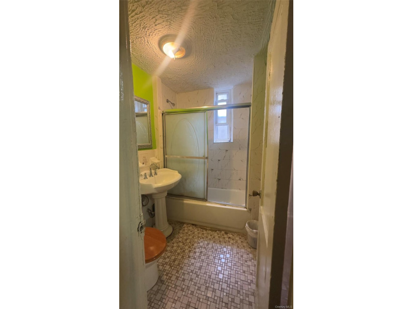 Solid brick two-family in East New York. A great opportunity to - photo 4