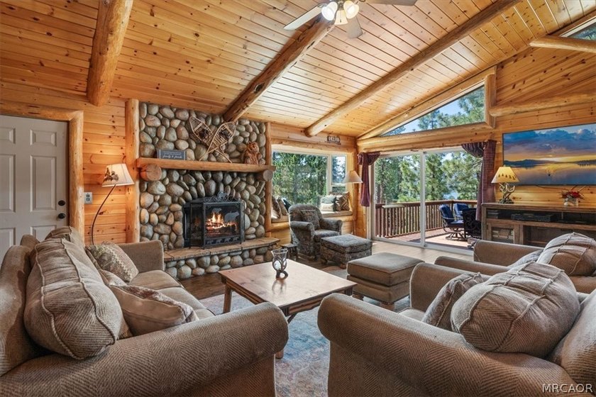 Fabulous log-style home in prestigious Ironwood Estates - photo 8