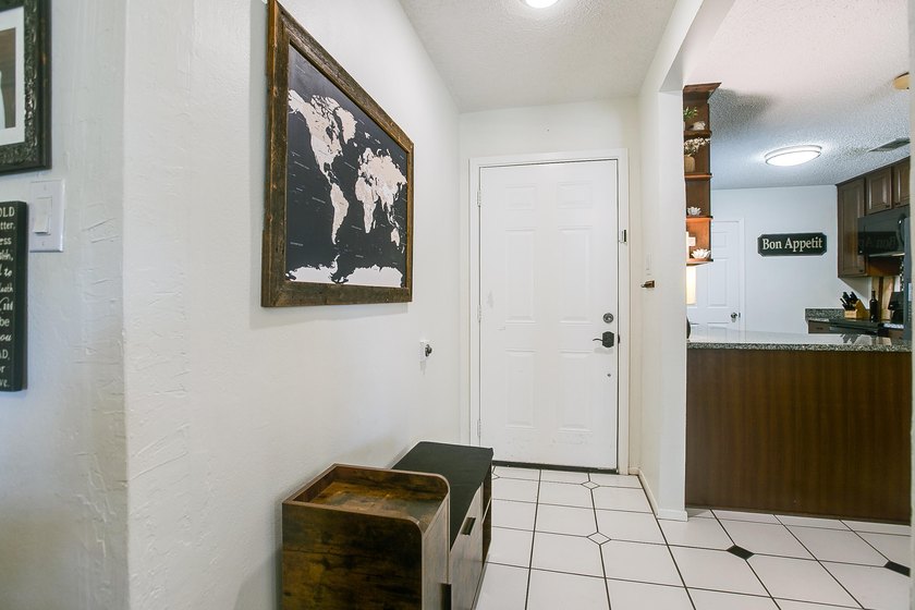 Welcome home to this beautifully updated 4-bedroom, 2-bathroom - photo 6