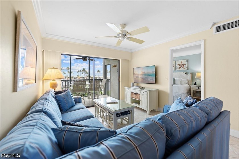 Wake each morning to panoramic yacht harbor views and the gentle - photo 13