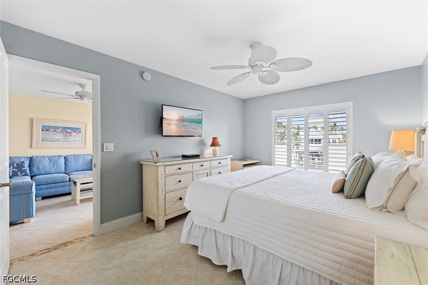 Wake each morning to panoramic yacht harbor views and the gentle - photo 15