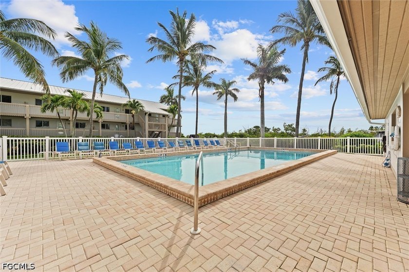 Wake each morning to panoramic yacht harbor views and the gentle - photo 25