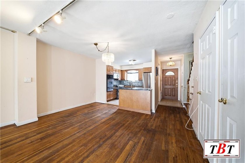 Welcome to this renovated one family home in Mill Basin - photo 8