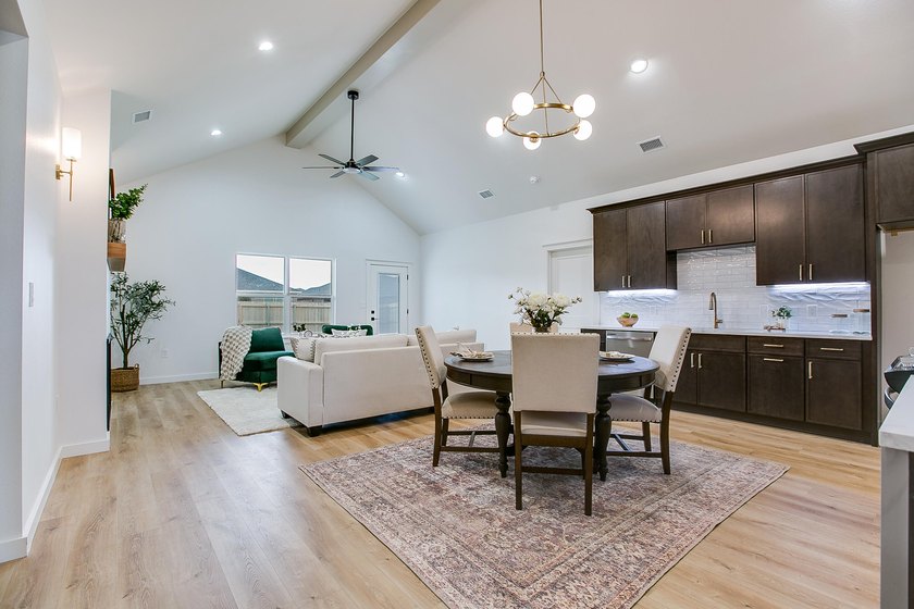 Welcome to this beautifully crafted new construction home - photo 7