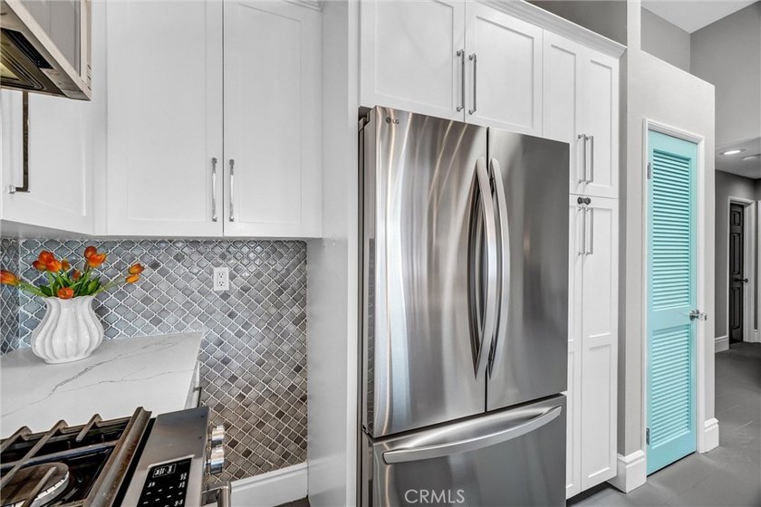 Exceptional end unit 3 bedroom, no one above you, tranquil - photo 8