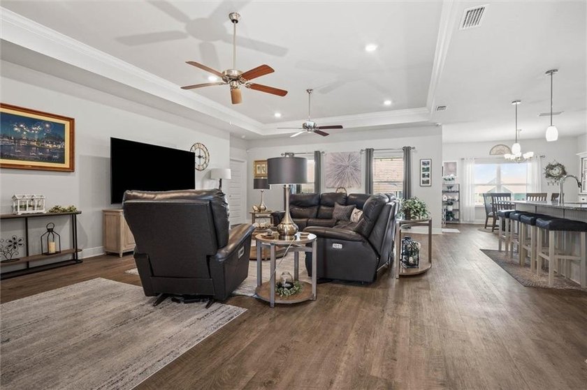 Move-in ready and priced to sell! This beautiful Hawthorne Plan - photo 3