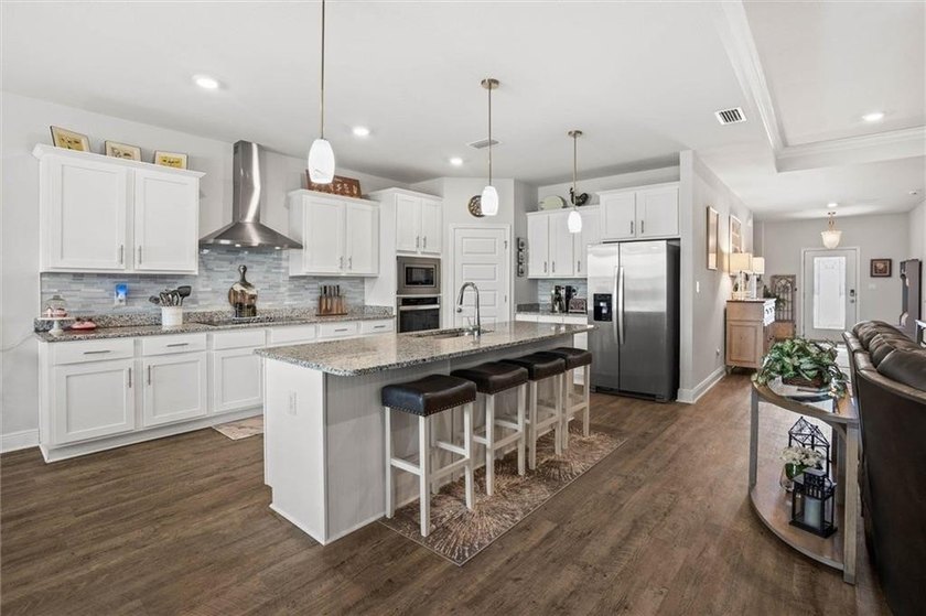 Move-in ready and priced to sell! This beautiful Hawthorne Plan - photo 7