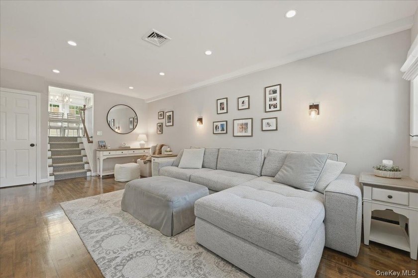 Set into this charming 4 Bedroom Split level on quiet cul de sac - photo 2