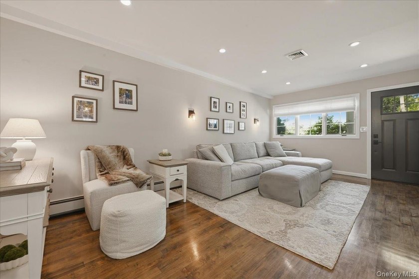 Set into this charming 4 Bedroom Split level on quiet cul de sac - photo 3