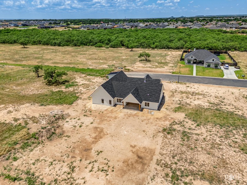 Experience refined living in this exceptional new construction - photo 5