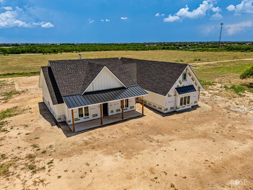 Experience refined living in this exceptional new construction - photo 7