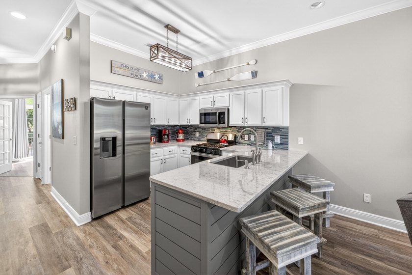 Tucked inside the private, quiet enclave of Vantage Pointe, this - photo 5