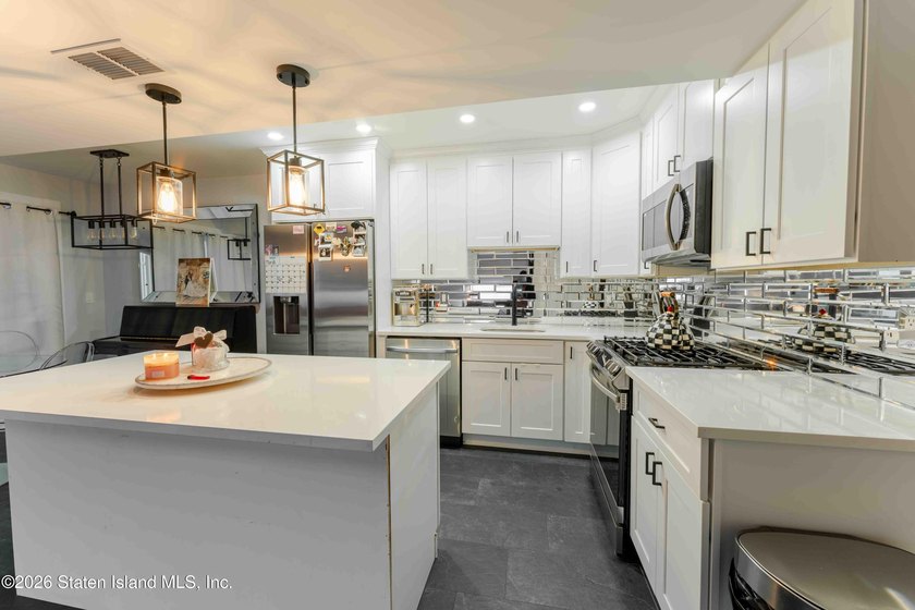 Welcome to this absolutely stunning condo that perfectly blends - photo 8