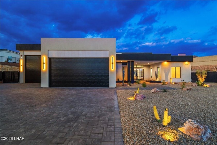 NEW BUILD by McLain Custom Homes! Luxury Living in The Enclaves - photo 18