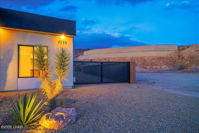 NEW BUILD by McLain Custom Homes! Luxury Living in The Enclaves - photo 21