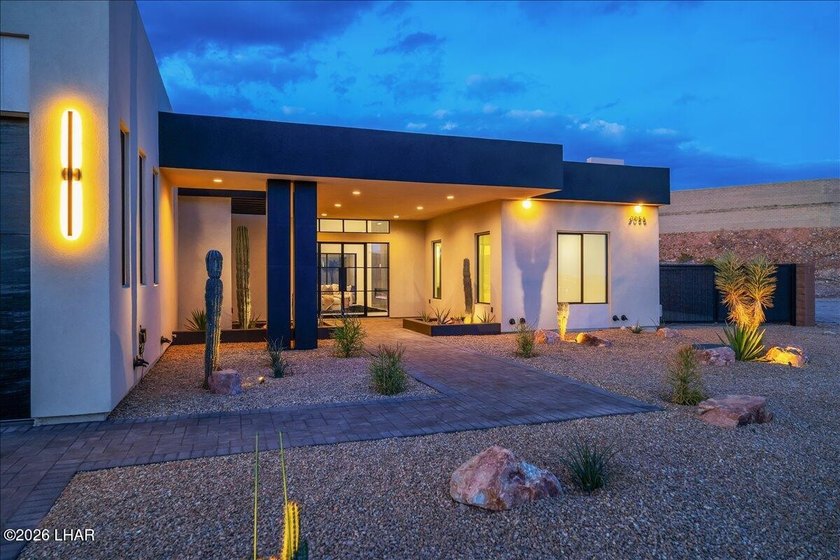 NEW BUILD by McLain Custom Homes! Luxury Living in The Enclaves - photo 22