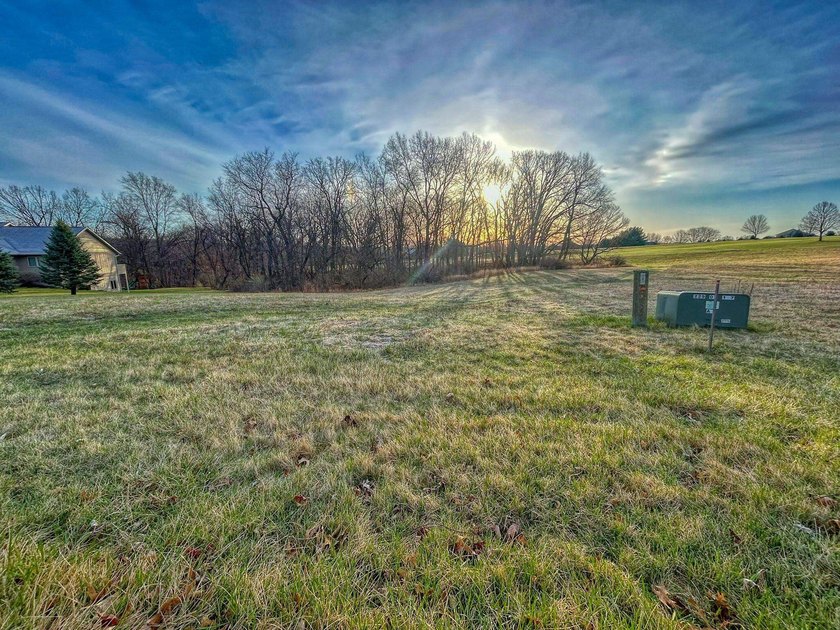 Prime 1.11-Acre Golf Course Lot with Deeded Boat Slip! Build - photo 2