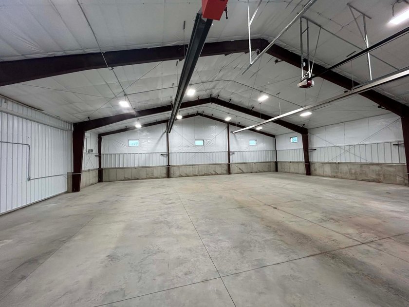 Welcome to this exceptional commercial property centrally - photo 3