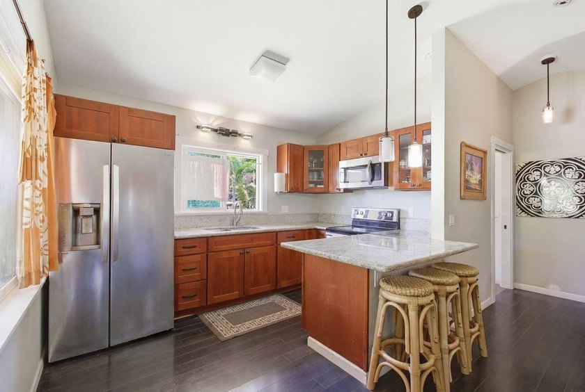 Located in the highly desirable neighborhood of Maui Meadows - photo 38