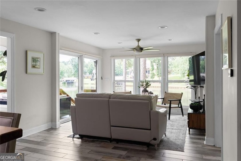 Welcome to your fully renovated Lake Sinclair waterfront retreat - photo 4
