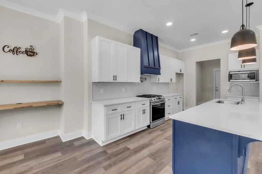 Beautiful new construction home situated on a spacious 1-acre - photo 11