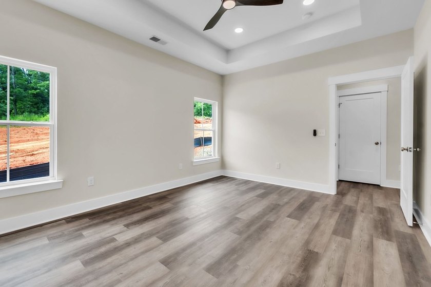Beautiful new construction home situated on a spacious 1-acre - photo 17