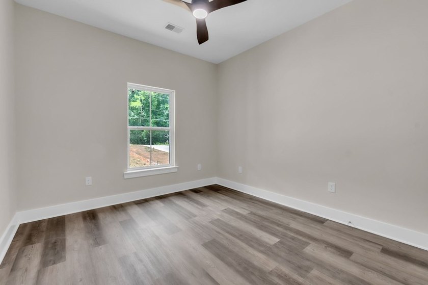 Beautiful new construction home situated on a spacious 1-acre - photo 23