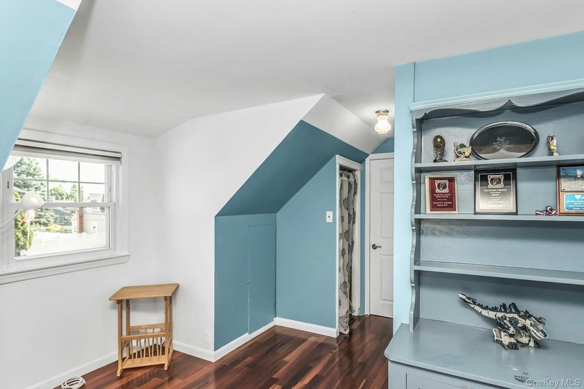 Welcome to this charming and beautifully maintained Cape Cod - photo 26