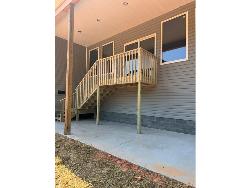 Beautiful new construction home situated on a spacious 1-acre - photo 33