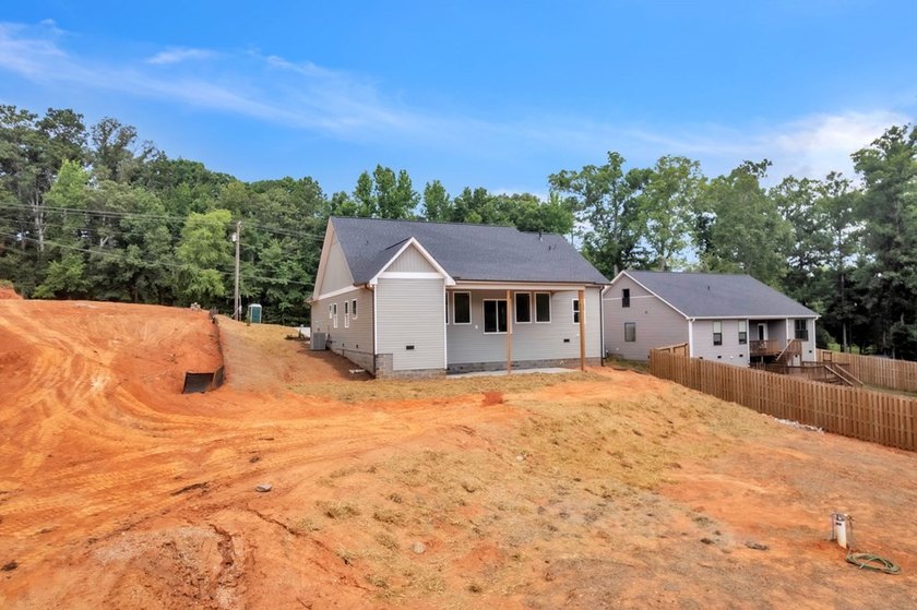Beautiful new construction home situated on a spacious 1-acre - photo 36