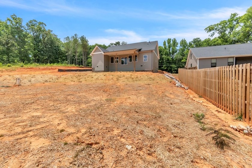 Beautiful new construction home situated on a spacious 1-acre - photo 40