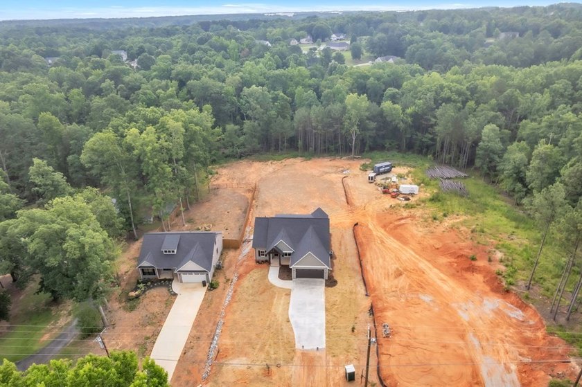 Beautiful new construction home situated on a spacious 1-acre - photo 42