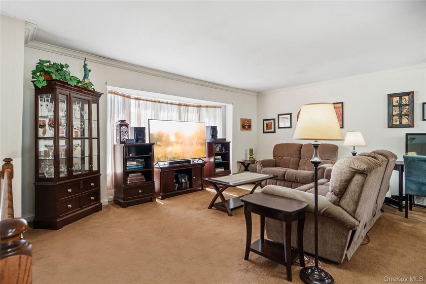 Spacious Wide Line Hi Ranch offering endless possibilities on a - photo 4